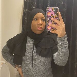 Meet your Posher, Jonnaya